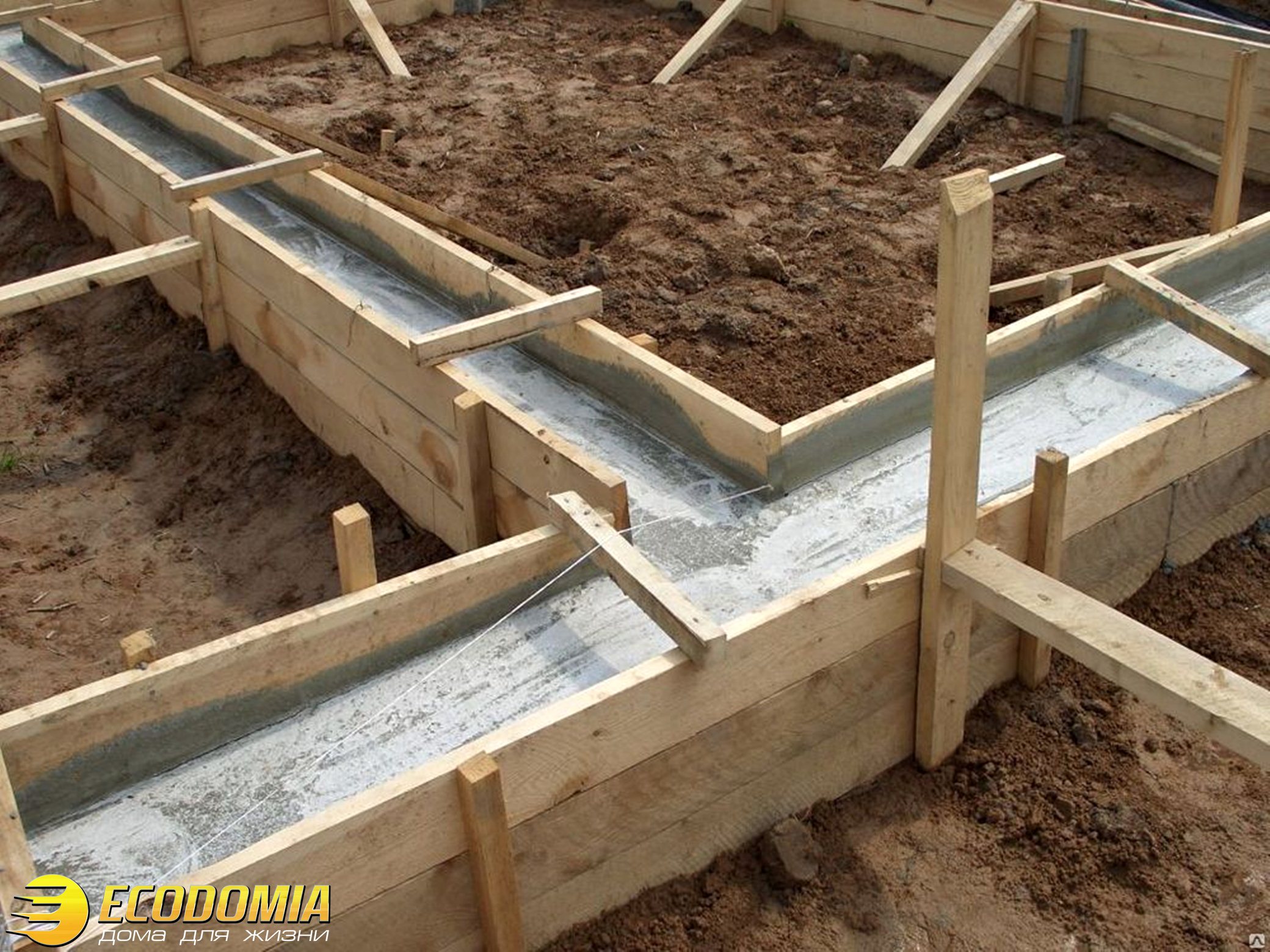 Мелкозаглубленный ленточный фундамент для дома из газобетона цена -  ecodomia.ru
